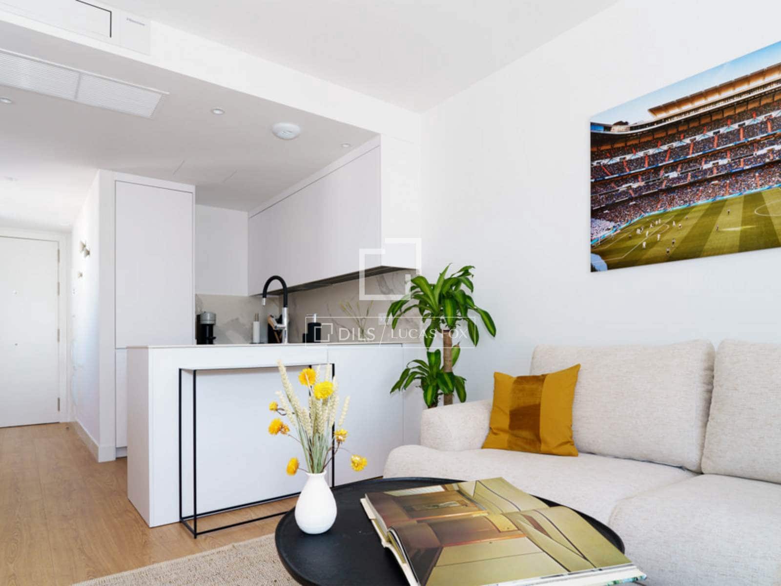 1 quarto Apartamento para arrendar em Madrid cidade com piscina - 2 800 € (Ref: 9584601)