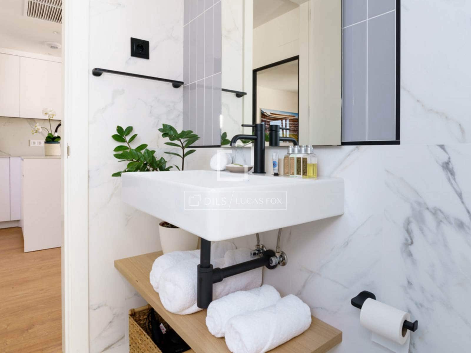 1 quarto Apartamento para arrendar em Madrid cidade com piscina - 2 800 € (Ref: 9584601)