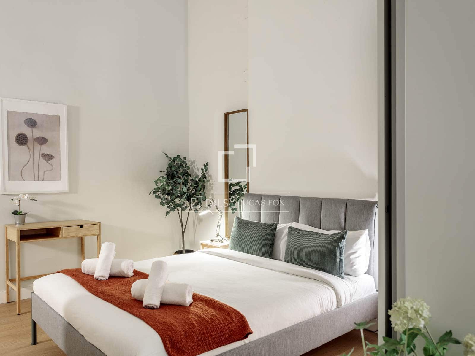 1 quarto Apartamento para arrendar em Madrid cidade - 2 090 € (Ref: 9584960)