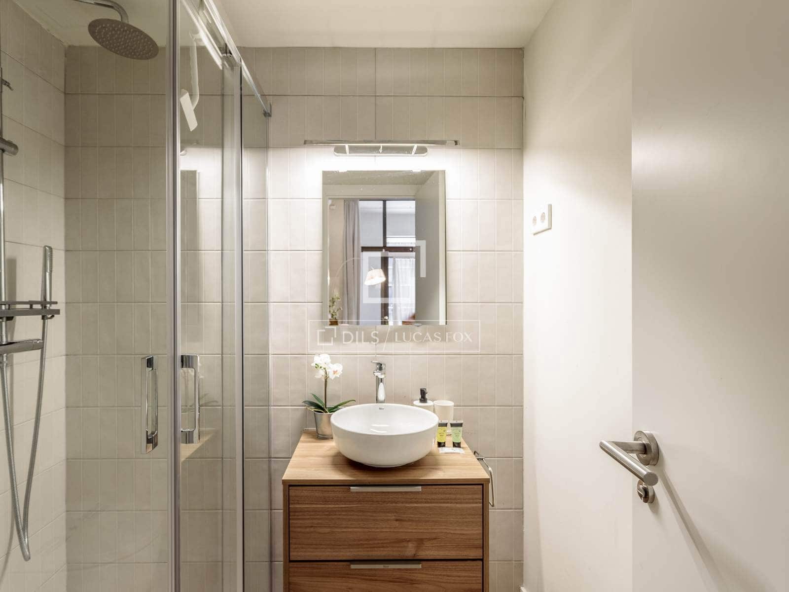 1 quarto Apartamento para arrendar em Madrid cidade - 2 090 € (Ref: 9584960)