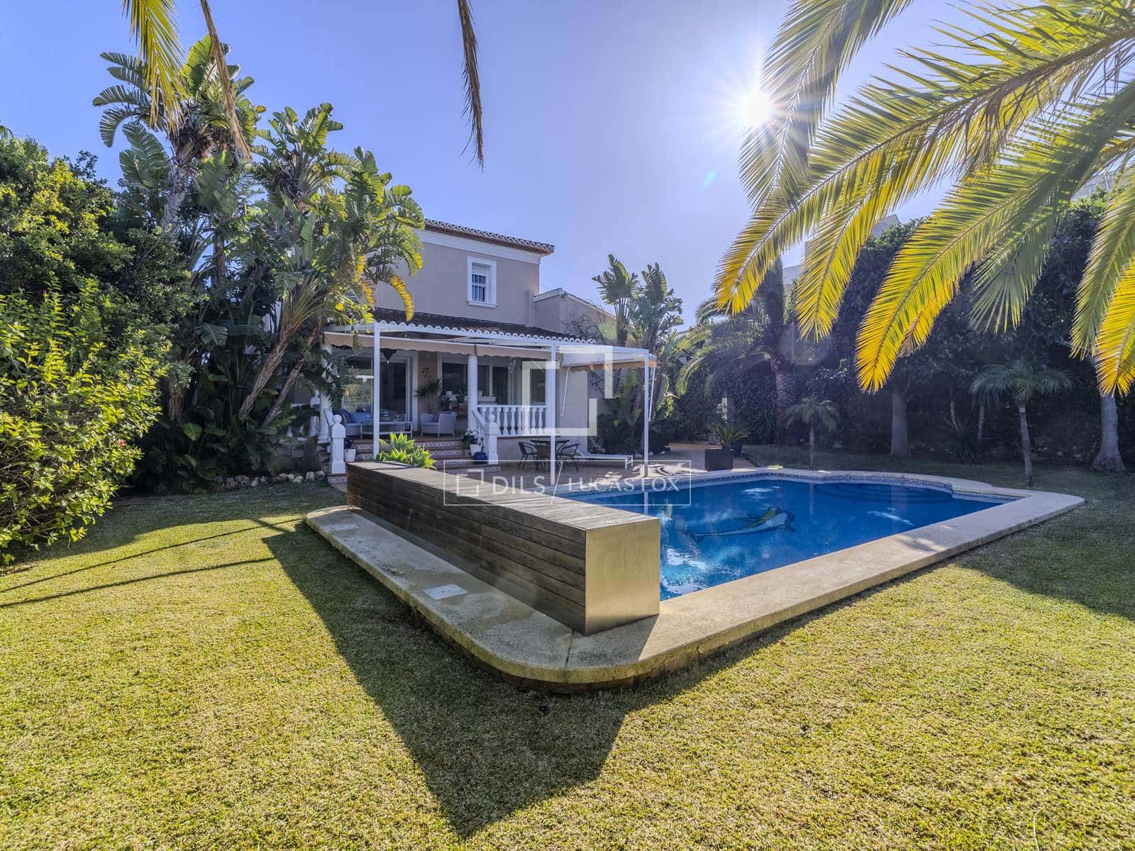 5 soveværelse Villa til salg i Javea / Xabia med swimmingpool garage - € 1.395.000 (Ref: 9588121)