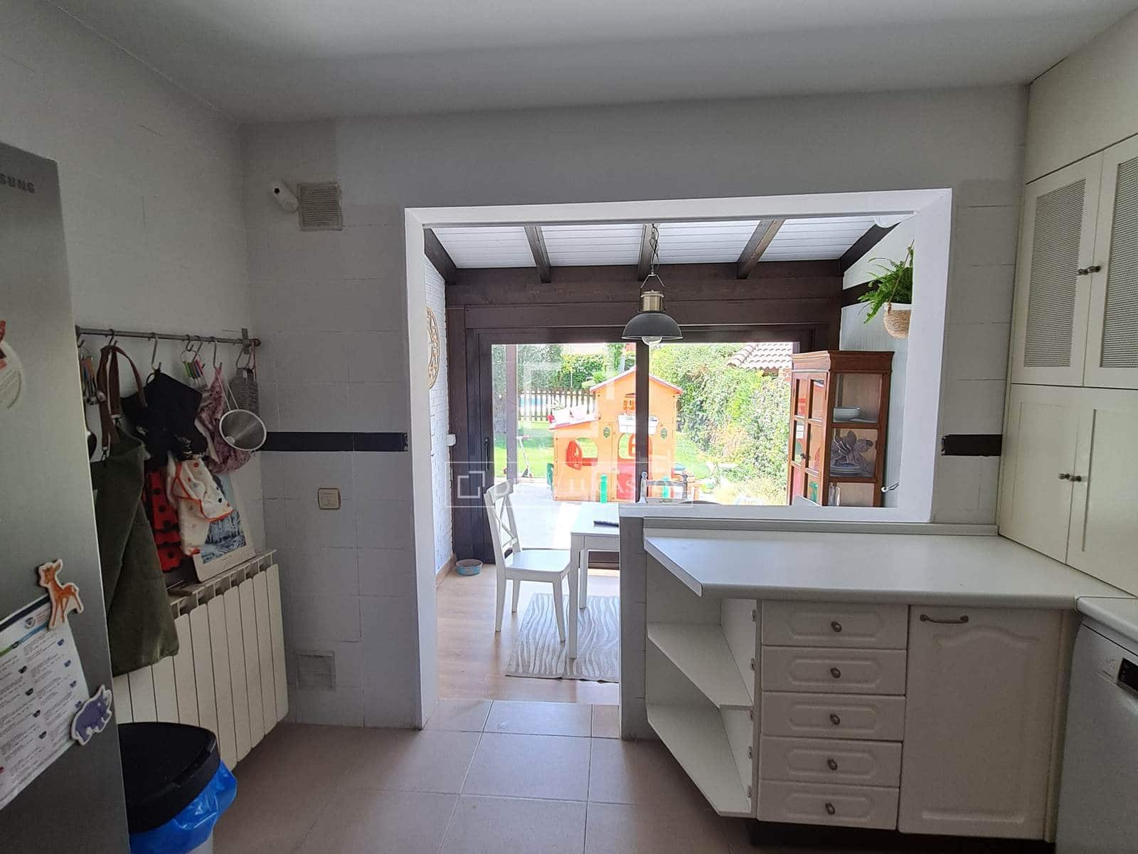 5 bedroom Villa for sale in Alalpardo with pool garage - € 644,000 (Ref: 9588259)