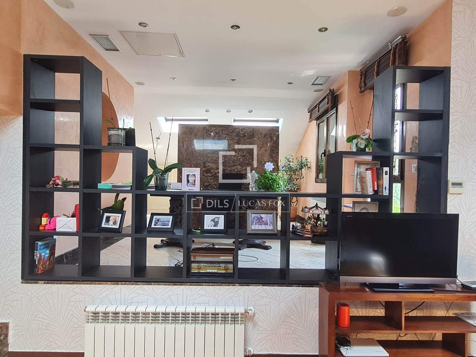 5 bedroom Villa for sale in Alalpardo with pool garage - € 644,000 (Ref: 9588259)