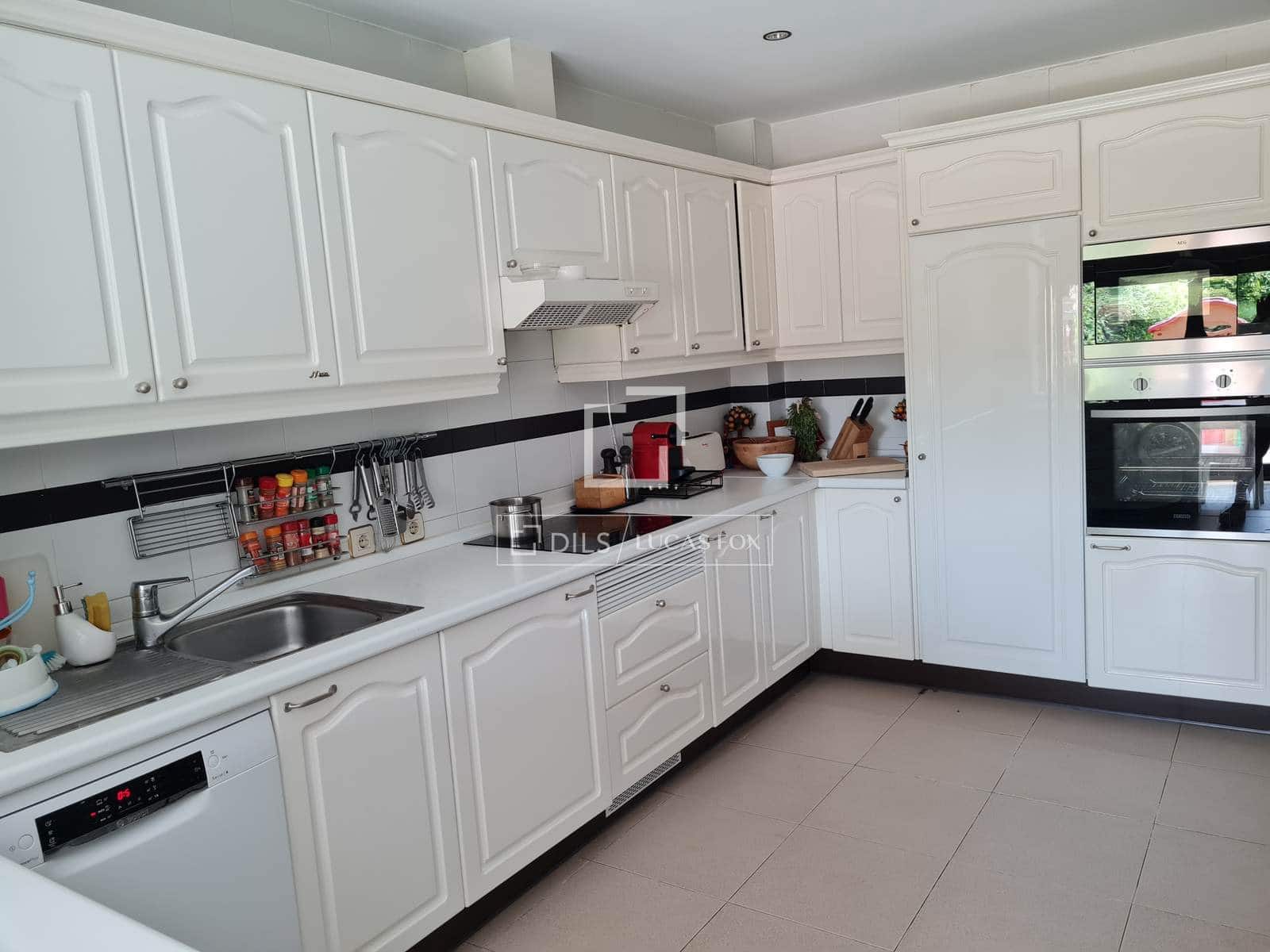 5 bedroom Villa for sale in Alalpardo with pool garage - € 644,000 (Ref: 9588259)