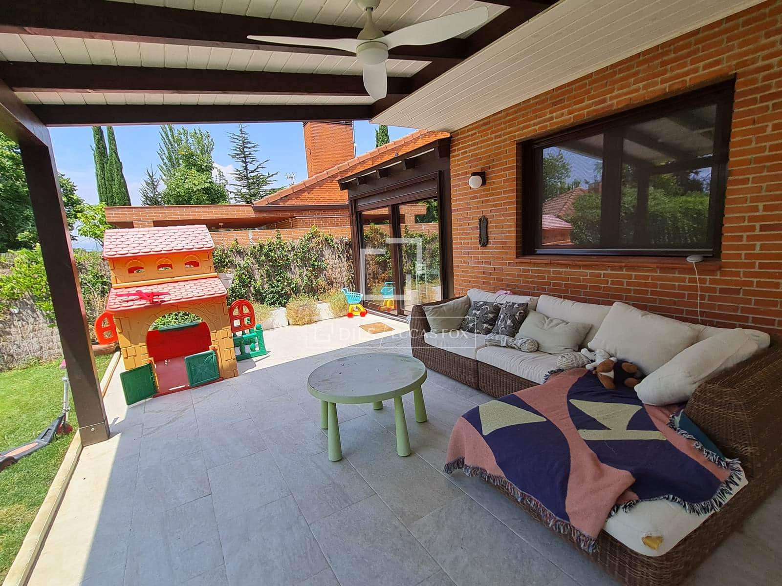 5 bedroom Villa for sale in Alalpardo with pool garage - € 644,000 (Ref: 9588259)