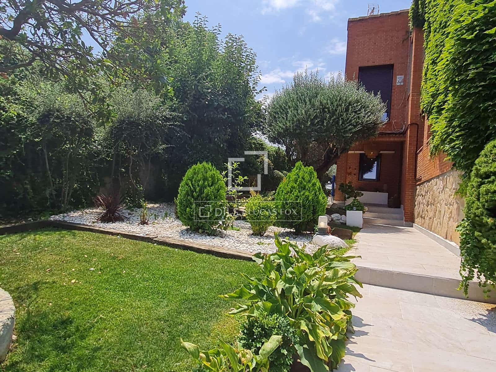 5 bedroom Villa for sale in Alalpardo with pool garage - € 644,000 (Ref: 9588259)