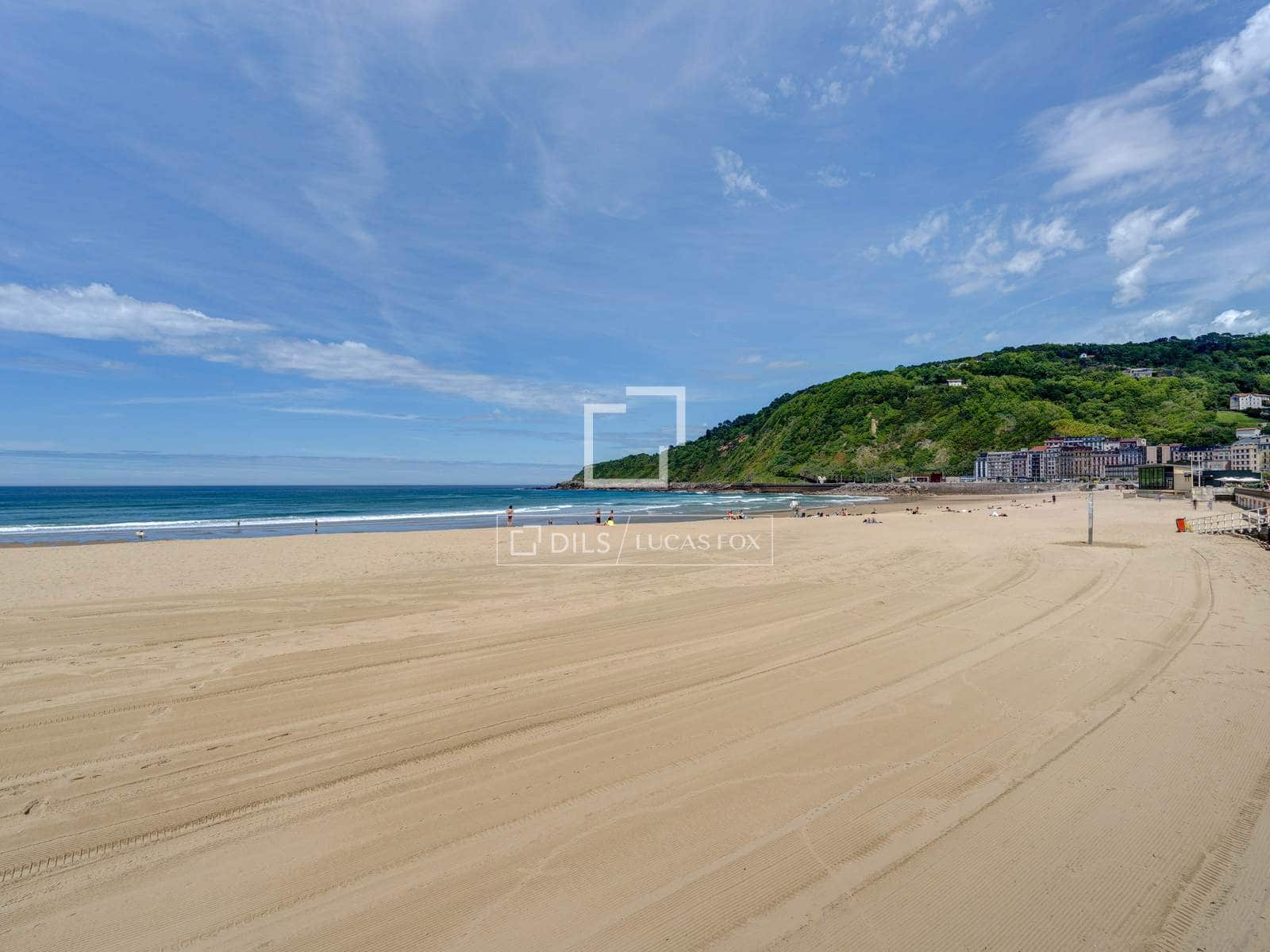3 bedroom Apartment for rent in Donostia-San Sebastian - € 2,500 (Ref: 9588260)