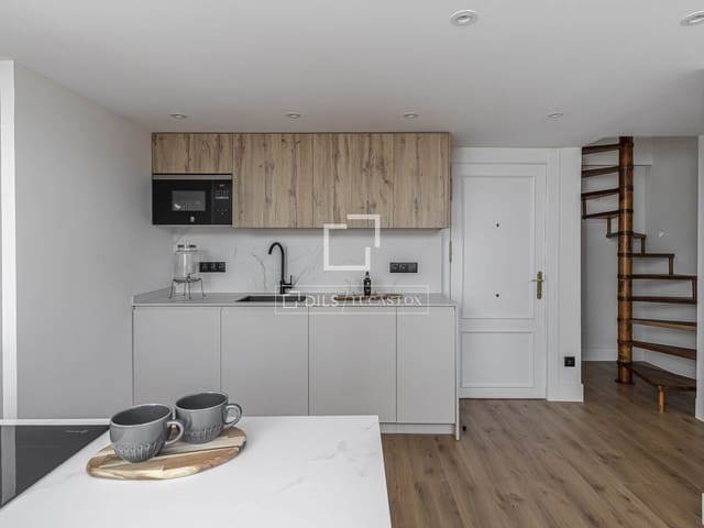 1 sypialnia Penthouse na sprzedaż w Miasto Madryt - 1 040 000 € (Ref: 9588262)