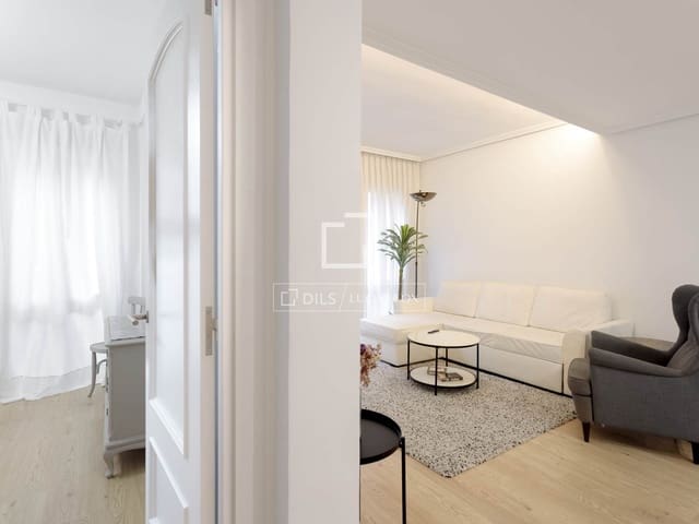 2 slaapkamer Appartement te huur in Madrid stad - € 2.200 (Ref: 9588438)