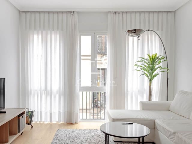 2 slaapkamer Appartement te huur in Madrid stad - € 2.200 (Ref: 9588438)