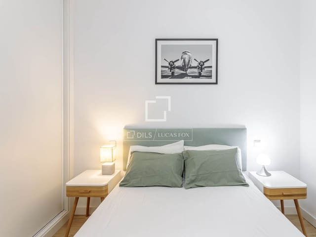 2 slaapkamer Appartement te huur in Madrid stad - € 2.200 (Ref: 9588438)