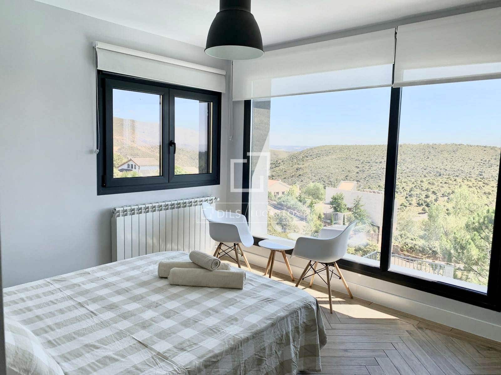 5 bedroom Villa for sale in Torremocha de Jarama with pool - € 550,000 (Ref: 9590440)