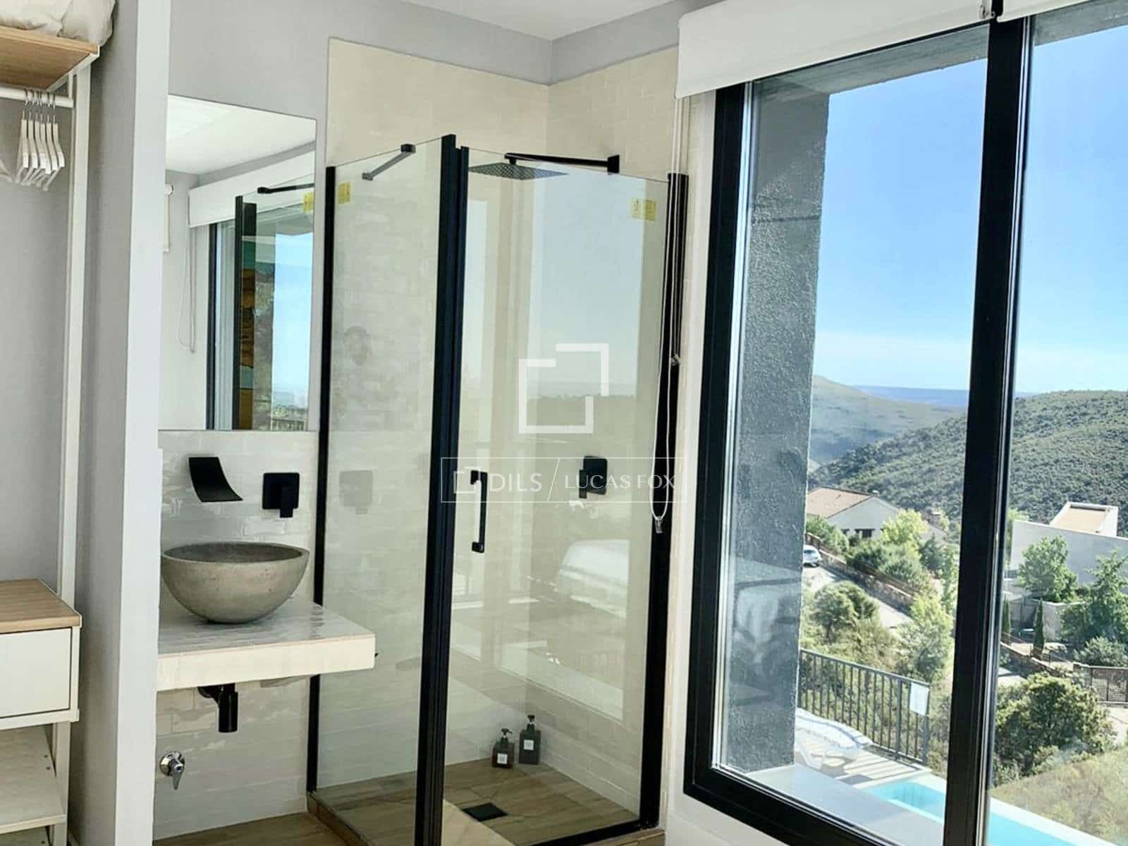 5 bedroom Villa for sale in Torremocha de Jarama with pool - € 550,000 (Ref: 9590440)