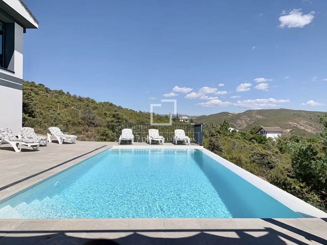 5 bedroom Villa for sale in Torremocha de Jarama with pool - € 550,000 (Ref: 9590440)