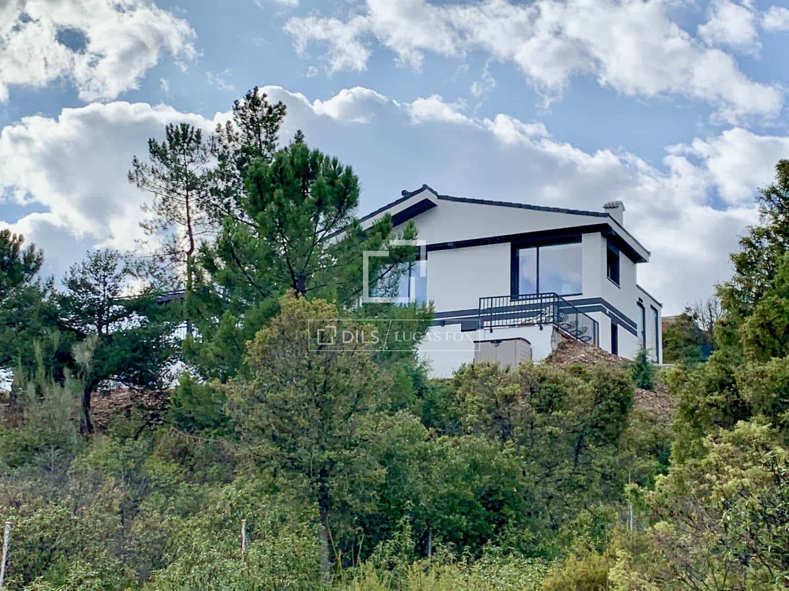 5 bedroom Villa for sale in Torremocha de Jarama with pool - € 550,000 (Ref: 9590440)