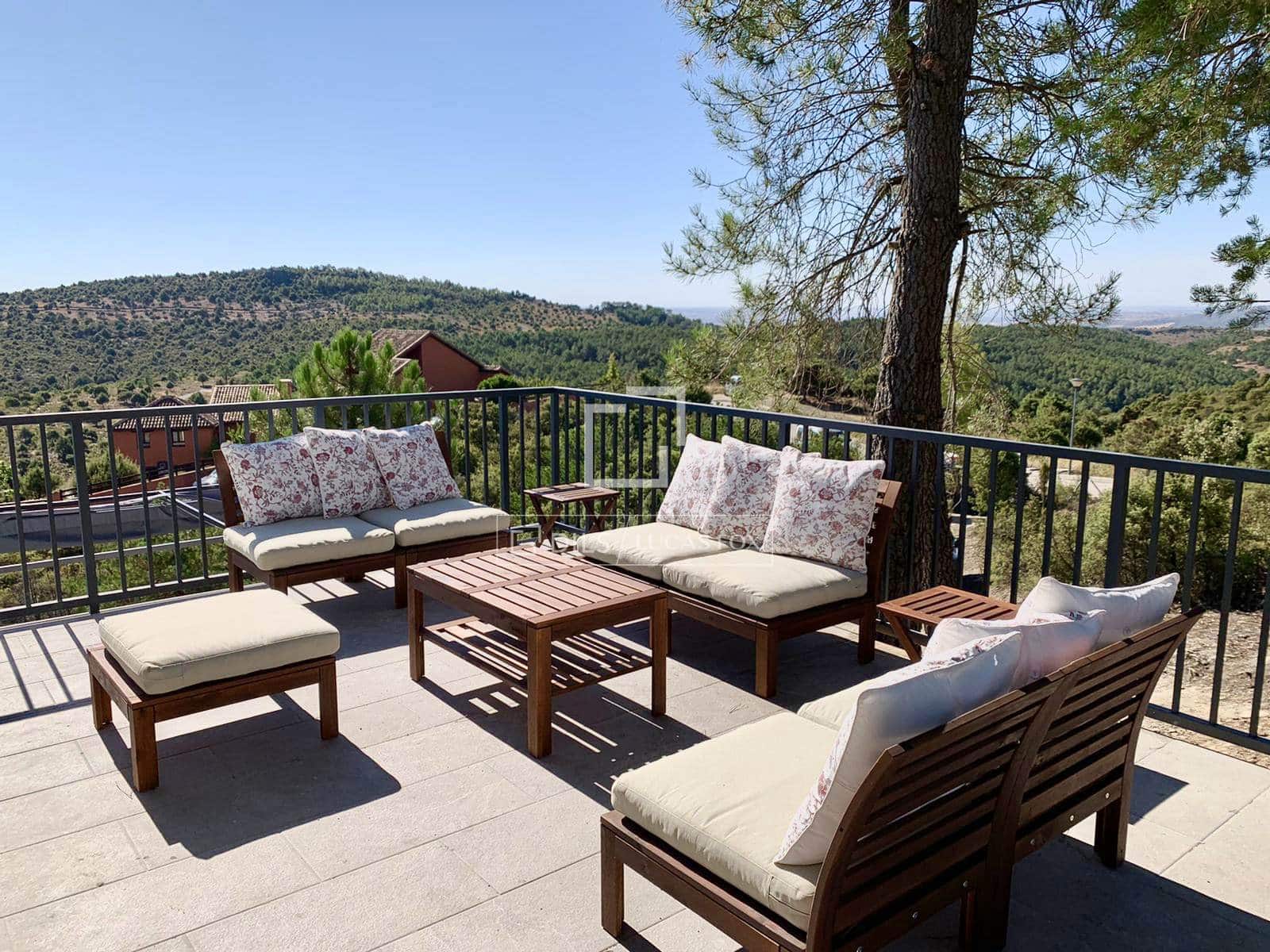 5 bedroom Villa for sale in Torremocha de Jarama with pool - € 550,000 (Ref: 9590440)