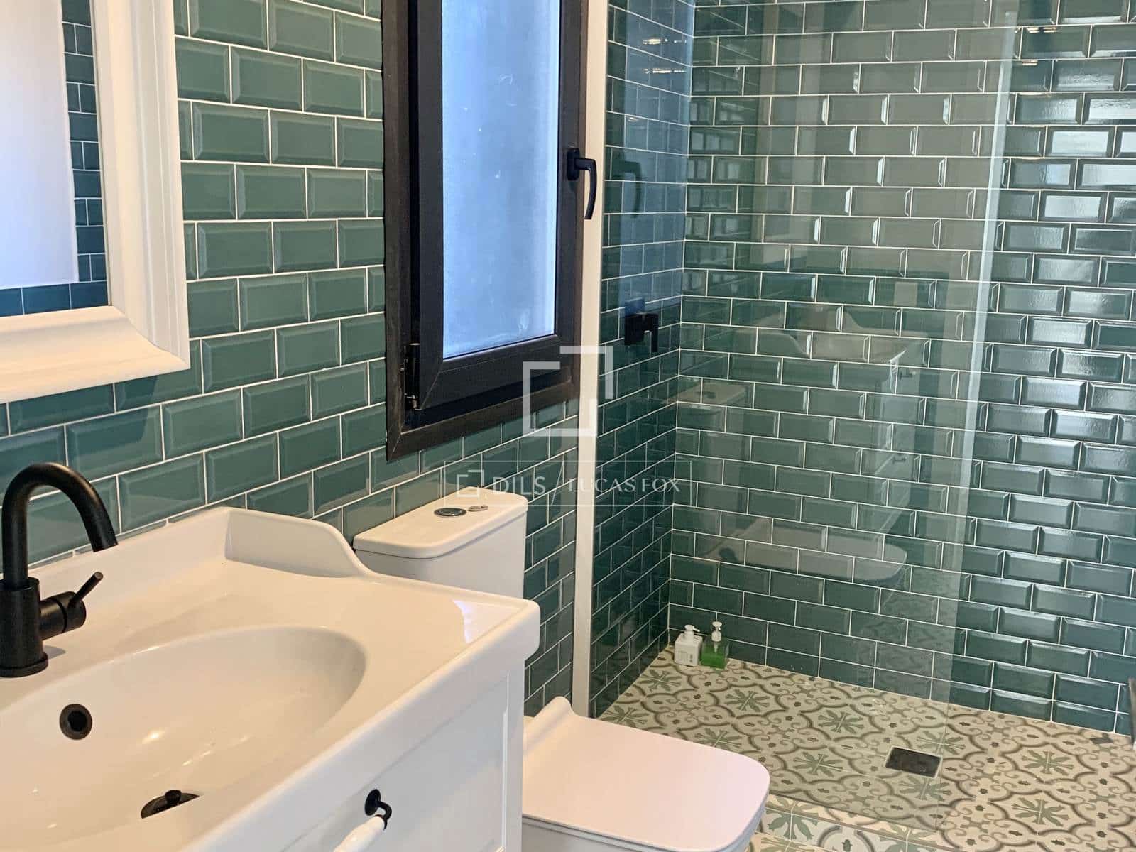 5 bedroom Villa for sale in Torremocha de Jarama with pool - € 550,000 (Ref: 9590440)