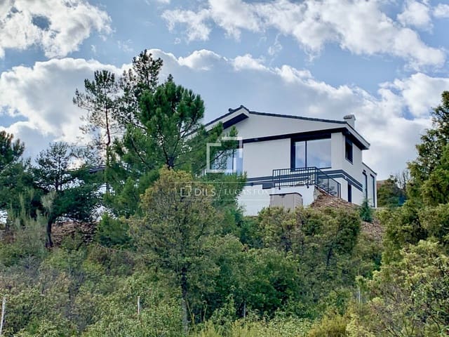 5 bedroom Villa for sale in Torremocha de Jarama with pool - € 550,000 (Ref: 9590440)