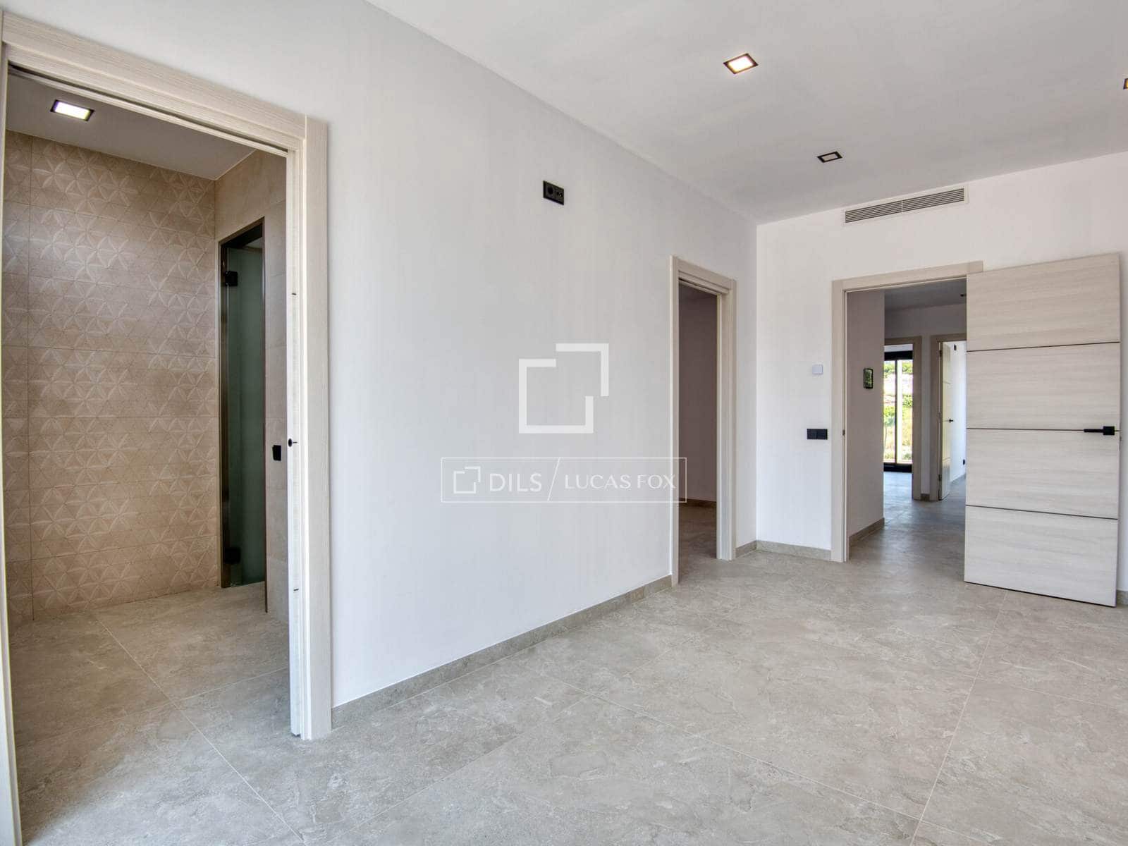 4 sypialnia Willa na sprzedaż w S'Agaro z basenem garażem - 1 350 000 € (Ref: 9591716)