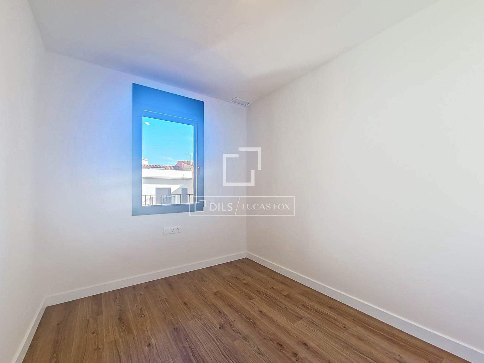 2 bedroom Apartment for rent in Vilanova i la Geltru with pool - € 1,600 (Ref: 9591718)