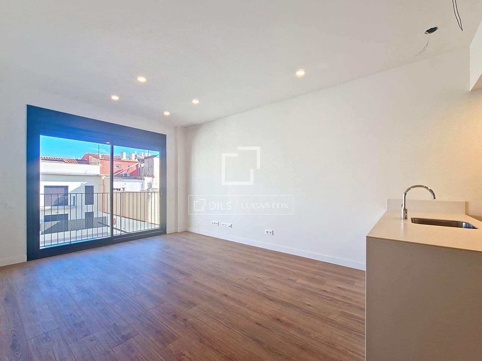 2 bedroom Apartment for rent in Vilanova i la Geltru with pool - € 1,600 (Ref: 9591718)