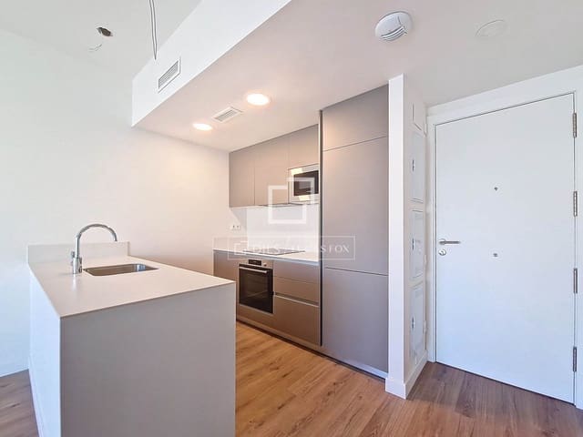 2 sovrum Lägenhet att hyra i Vilanova i la Geltrú med pool - 1 600 € (Ref: 9591718)