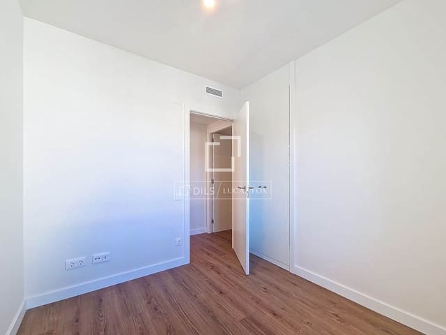 2 sovrum Lägenhet att hyra i Vilanova i la Geltrú med pool - 1 600 € (Ref: 9591718)