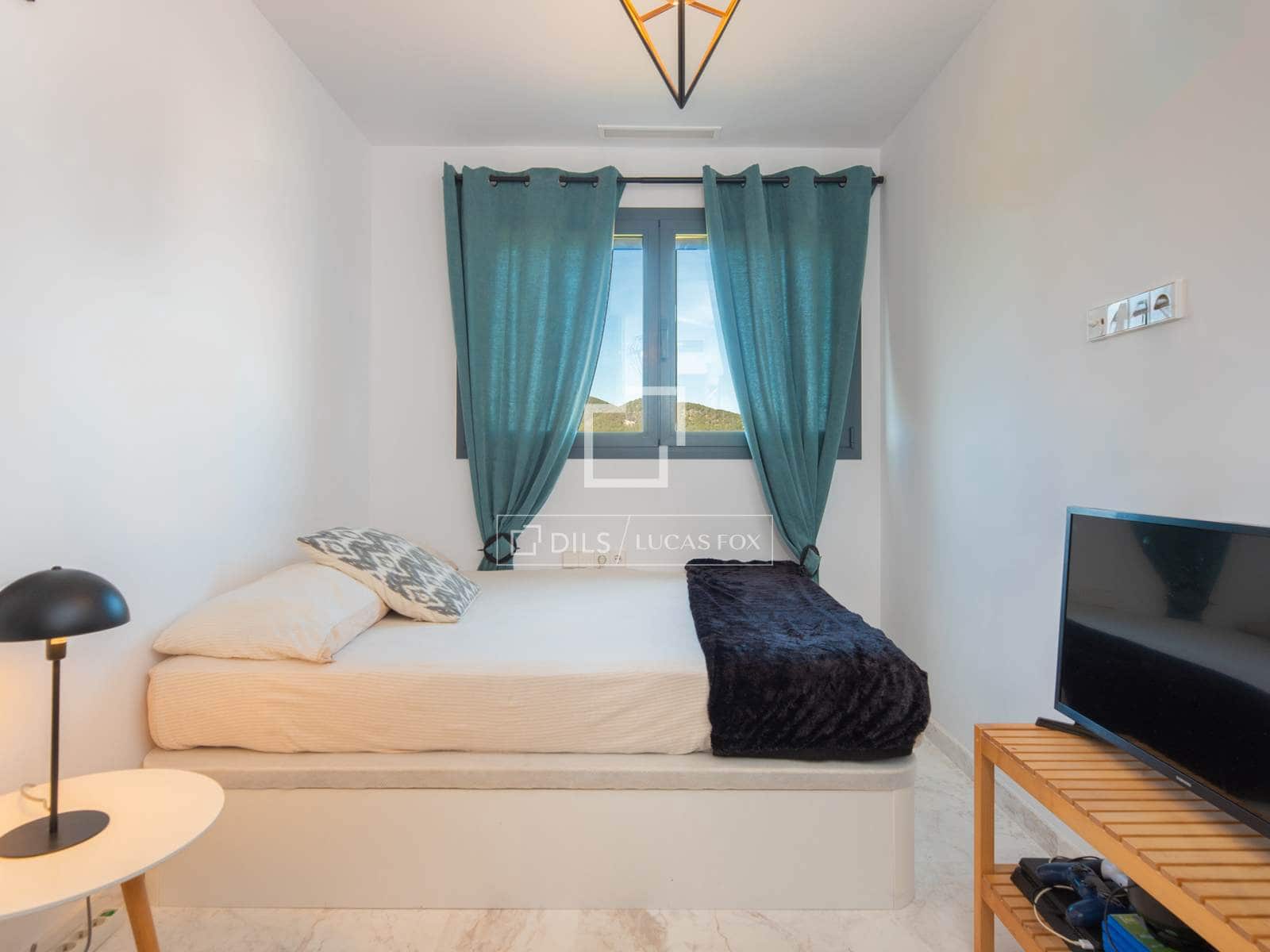 Apartamento de 4 habitaciones en Ibiza / Eivissa ciudad en venta con piscina garaje - 1.350.000 € (Ref: 9592060)