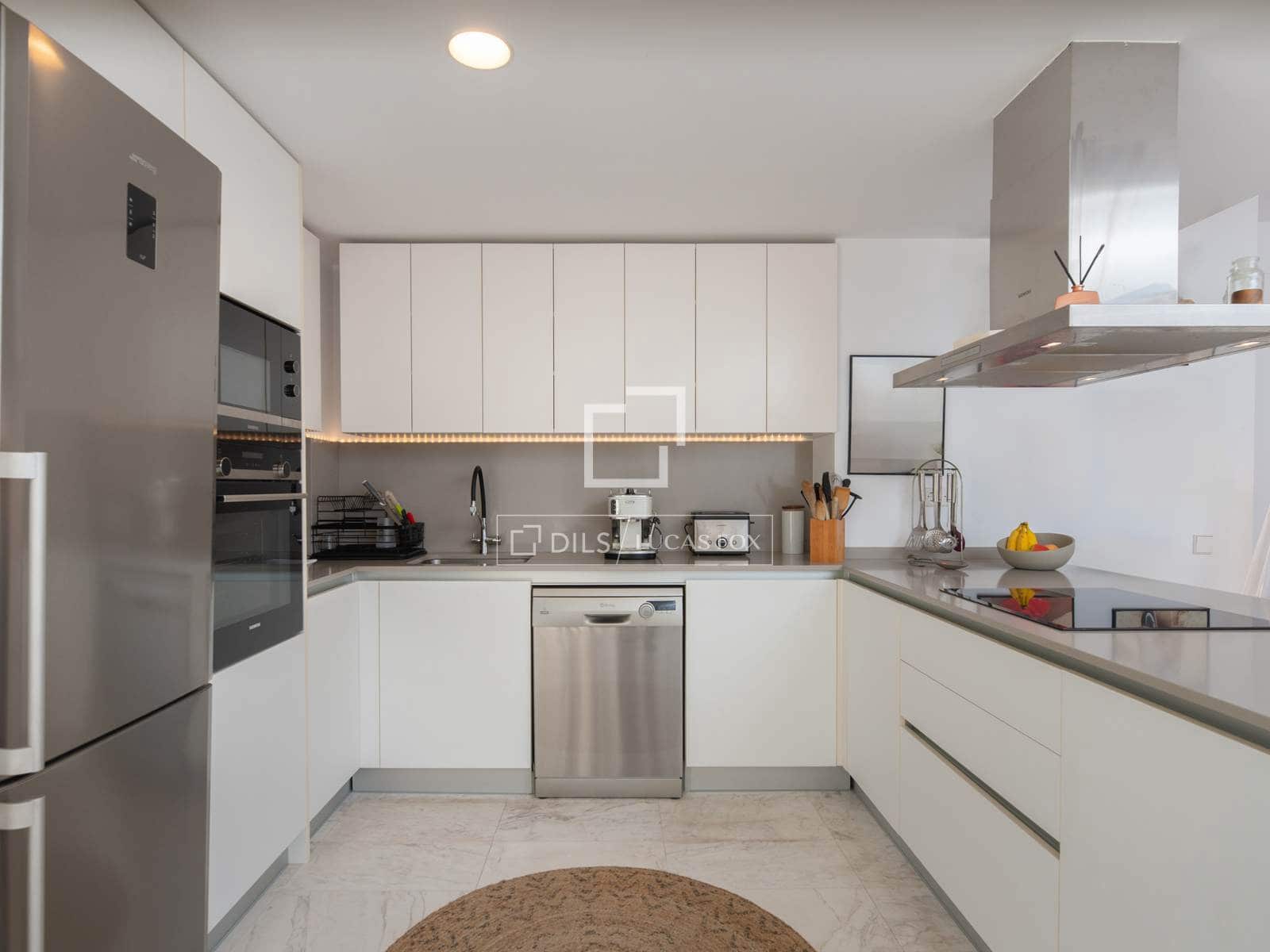 Apartamento de 4 habitaciones en Ibiza / Eivissa ciudad en venta con piscina garaje - 1.350.000 € (Ref: 9592060)