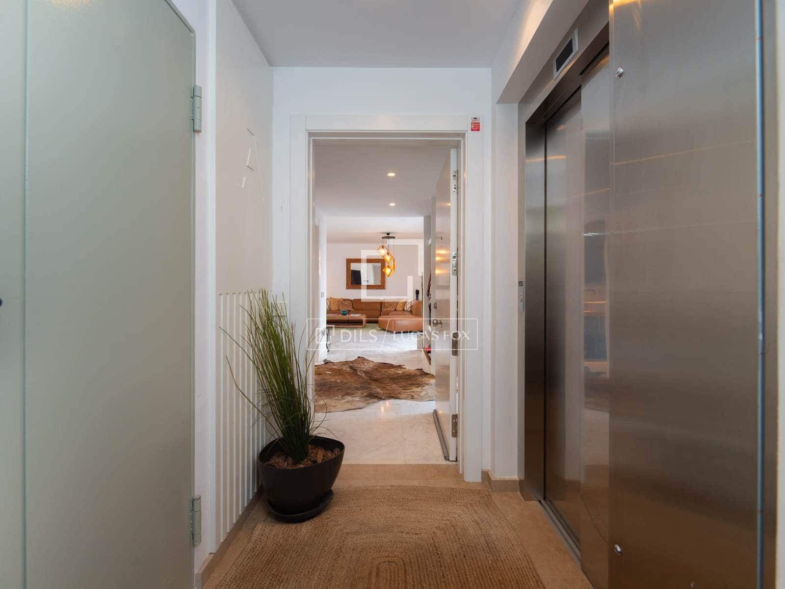 Apartamento de 4 habitaciones en Ibiza / Eivissa ciudad en venta con piscina garaje - 1.350.000 € (Ref: 9592060)