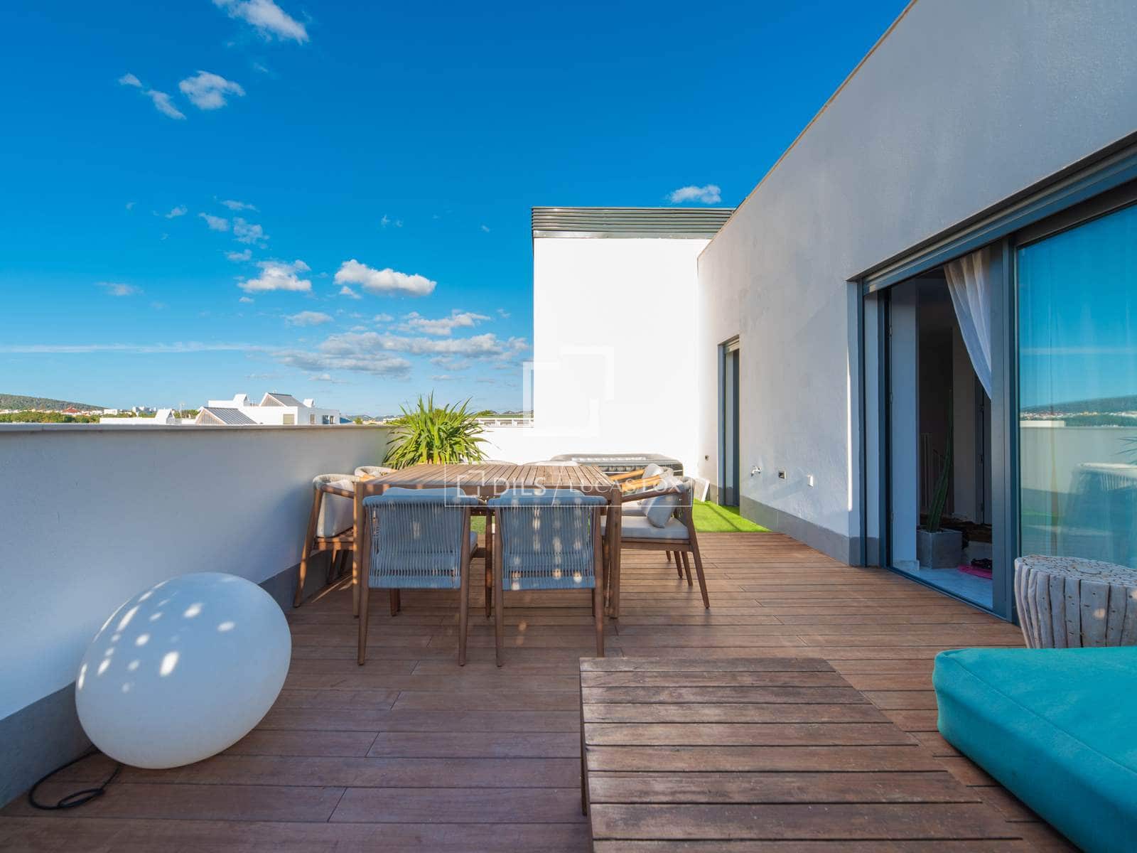 Apartamento de 4 habitaciones en Ibiza / Eivissa ciudad en venta con piscina garaje - 1.350.000 € (Ref: 9592060)