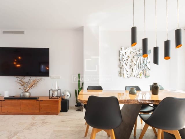 4 Zimmer Apartment zu verkaufen in Ibiza / Eivissa Stadt mit Pool Garage - 1.350.000 € (Ref: 9592060)