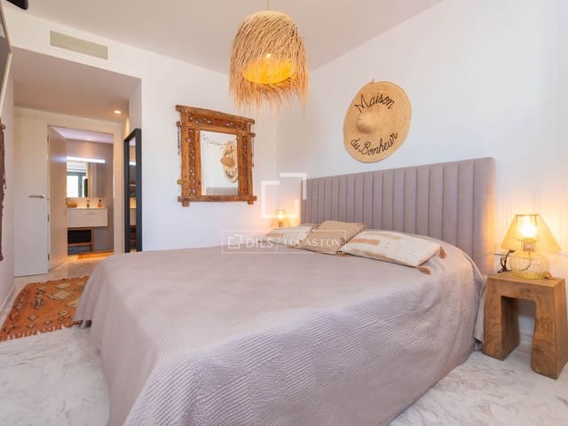 4 Zimmer Apartment zu verkaufen in Ibiza / Eivissa Stadt mit Pool Garage - 1.350.000 € (Ref: 9592060)