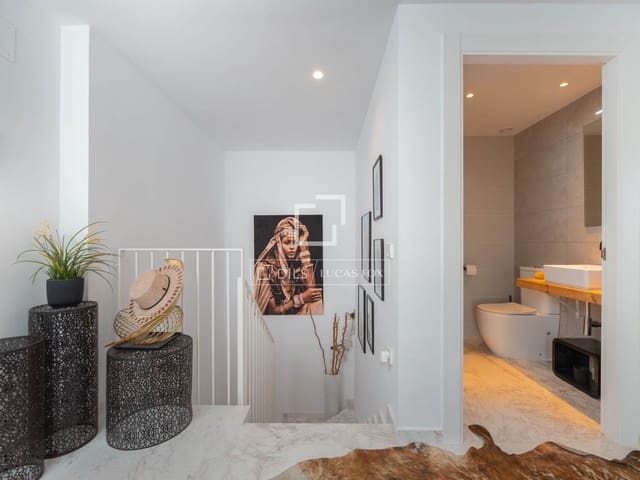 4 Zimmer Apartment zu verkaufen in Ibiza / Eivissa Stadt mit Pool Garage - 1.350.000 € (Ref: 9592060)