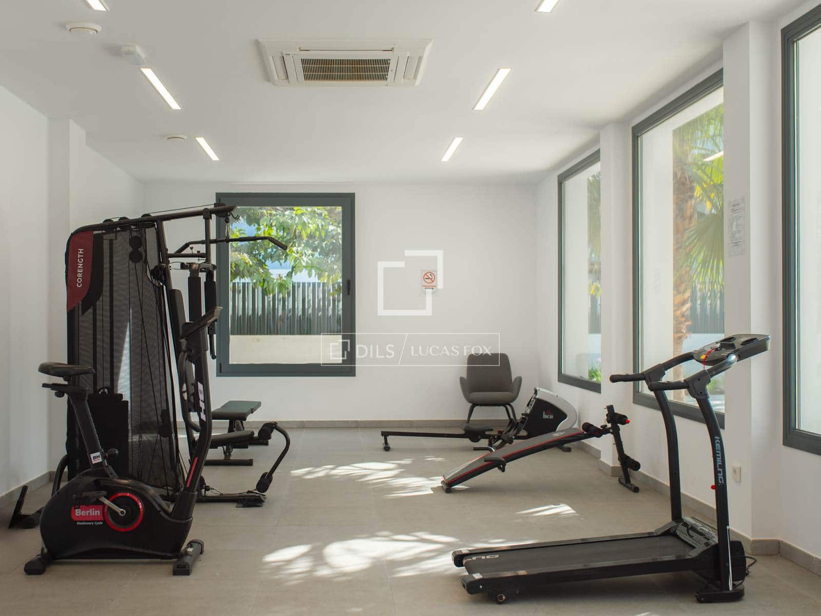 Apartamento de 4 habitaciones en Ibiza / Eivissa ciudad en venta con piscina garaje - 1.350.000 € (Ref: 9592060)