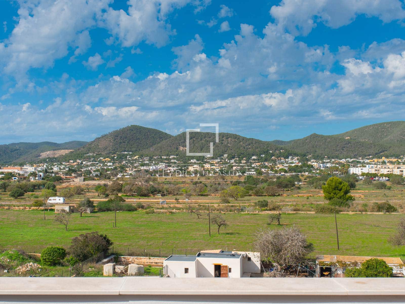 Apartamento de 4 habitaciones en Ibiza / Eivissa ciudad en venta con piscina garaje - 1.350.000 € (Ref: 9592060)