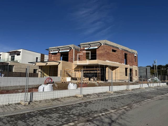 Chalet de 4 habitaciones en S'Agaro, Castell-Platja d'Aro en venta con piscina - 1.350.000 € (Ref: 9592061)