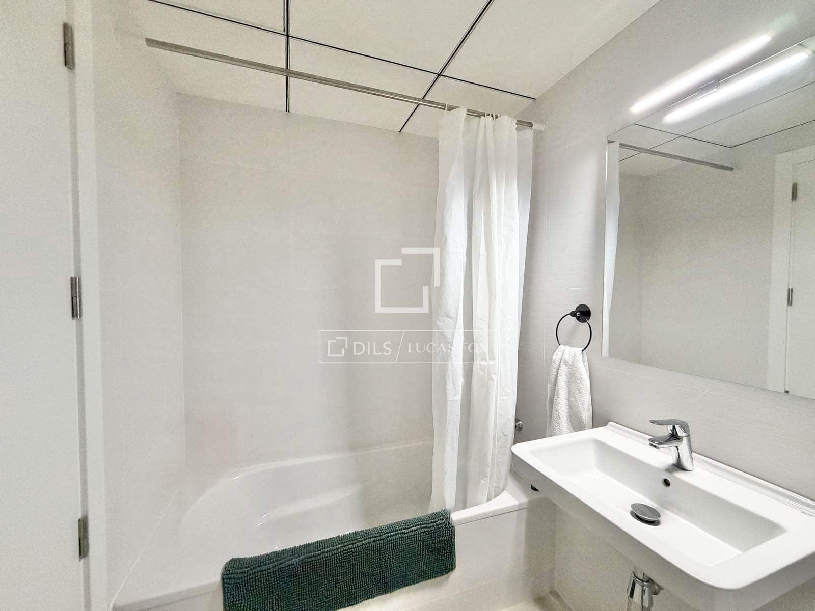 4 sovrum Lägenhet att hyra i Alicante stad - 1 500 € (Ref: 9592063)