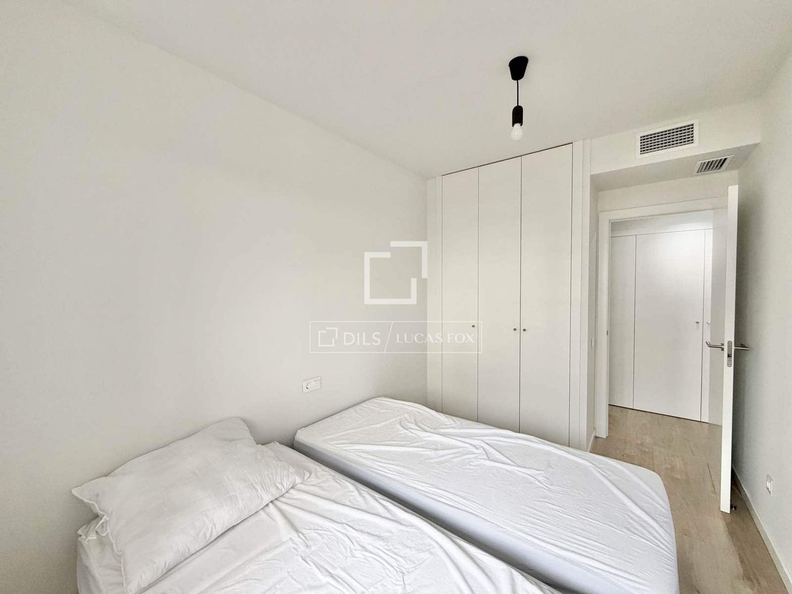 4 sovrum Lägenhet att hyra i Alicante stad - 1 500 € (Ref: 9592063)