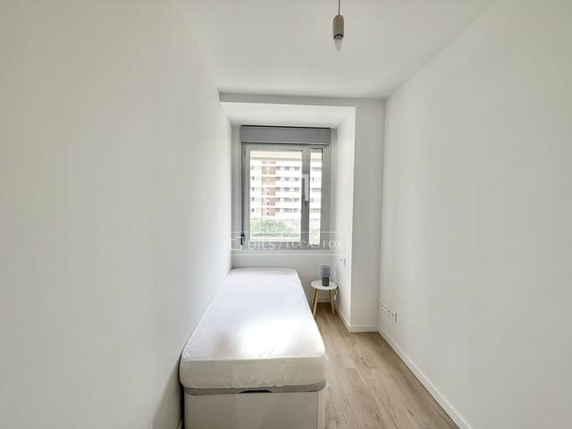 4 sovrum Lägenhet att hyra i Alicante stad - 1 500 € (Ref: 9592063)