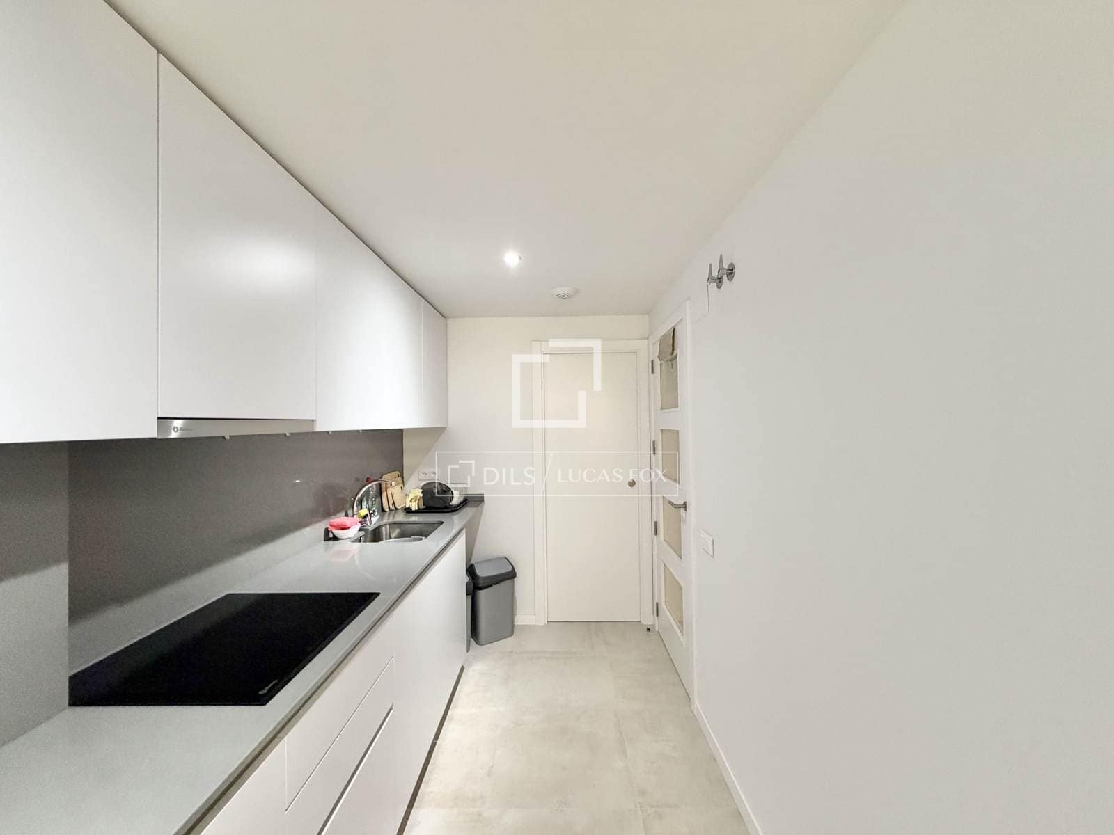 4 sovrum Lägenhet att hyra i Alicante stad - 1 500 € (Ref: 9592063)