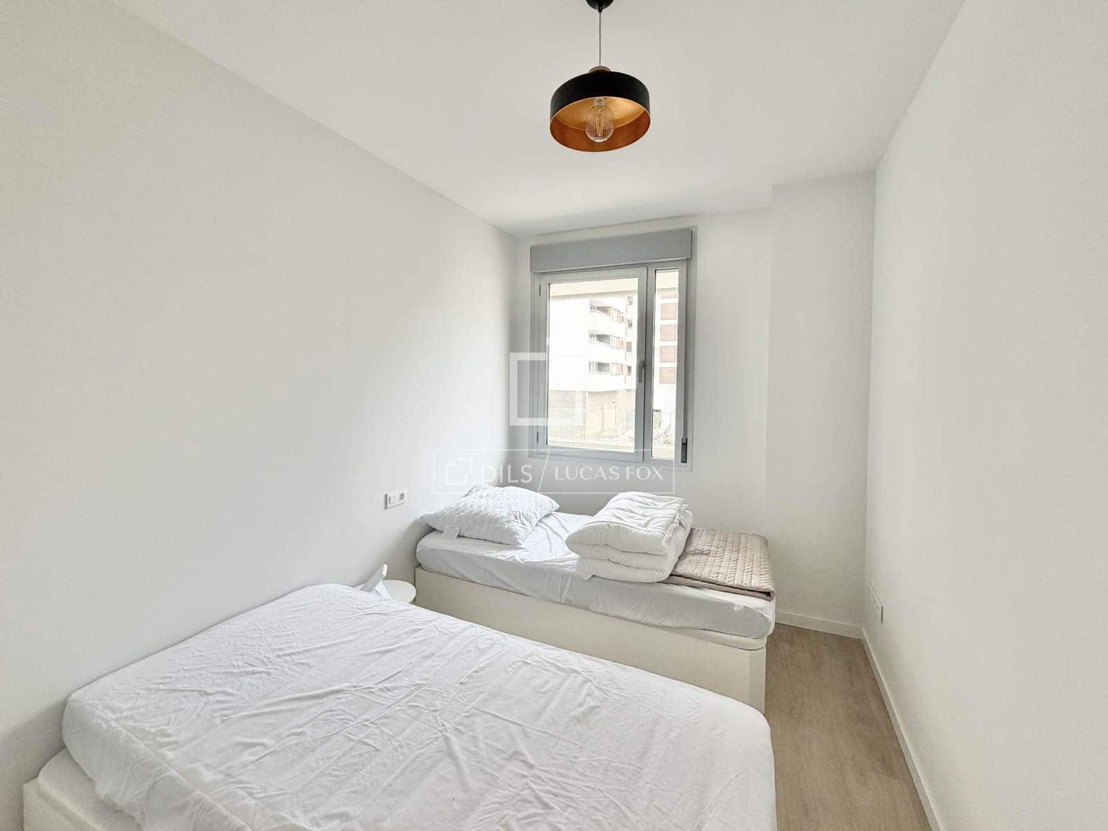 4 sovrum Lägenhet att hyra i Alicante stad - 1 500 € (Ref: 9592063)