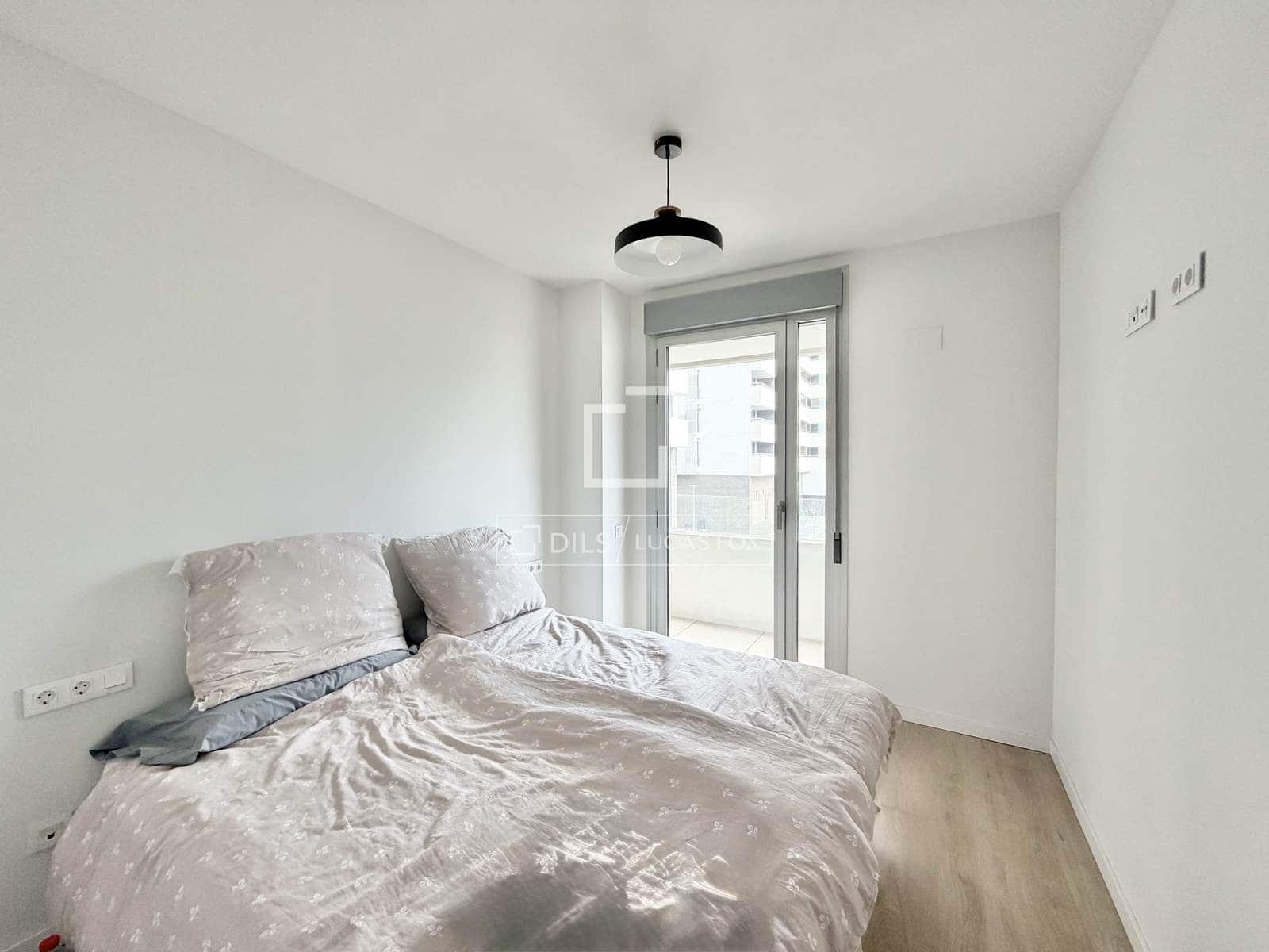 4 sovrum Lägenhet att hyra i Alicante stad - 1 500 € (Ref: 9592063)