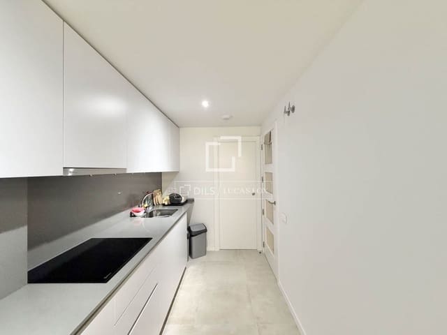 4 sovrum Lägenhet att hyra i Alicante stad - 1 500 € (Ref: 9592063)