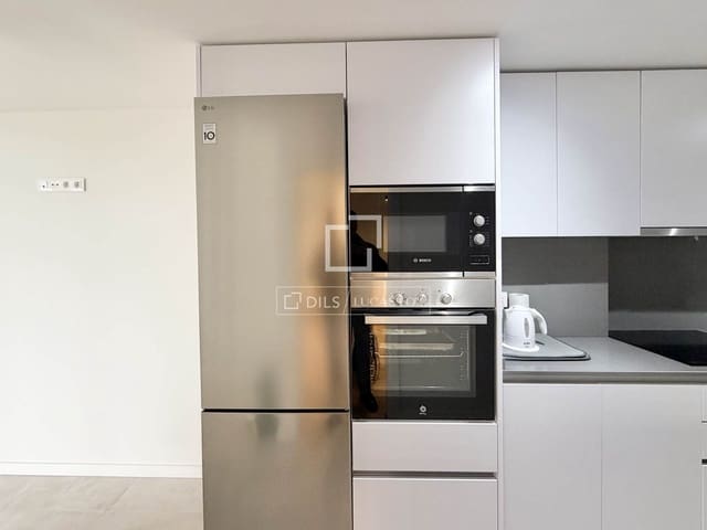 4 sovrum Lägenhet att hyra i Alicante stad - 1 500 € (Ref: 9592063)