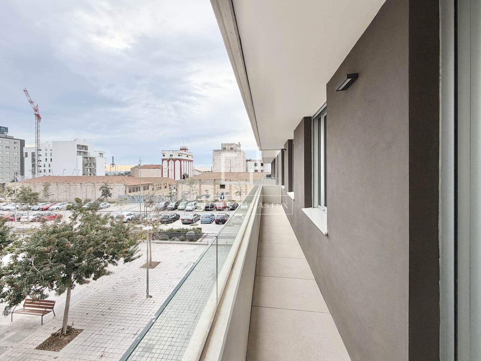 4 sovrum Lägenhet att hyra i Alicante stad - 1 500 € (Ref: 9592063)