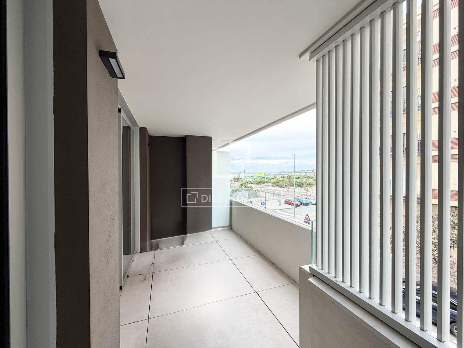 4 sovrum Lägenhet att hyra i Alicante stad - 1 500 € (Ref: 9592063)