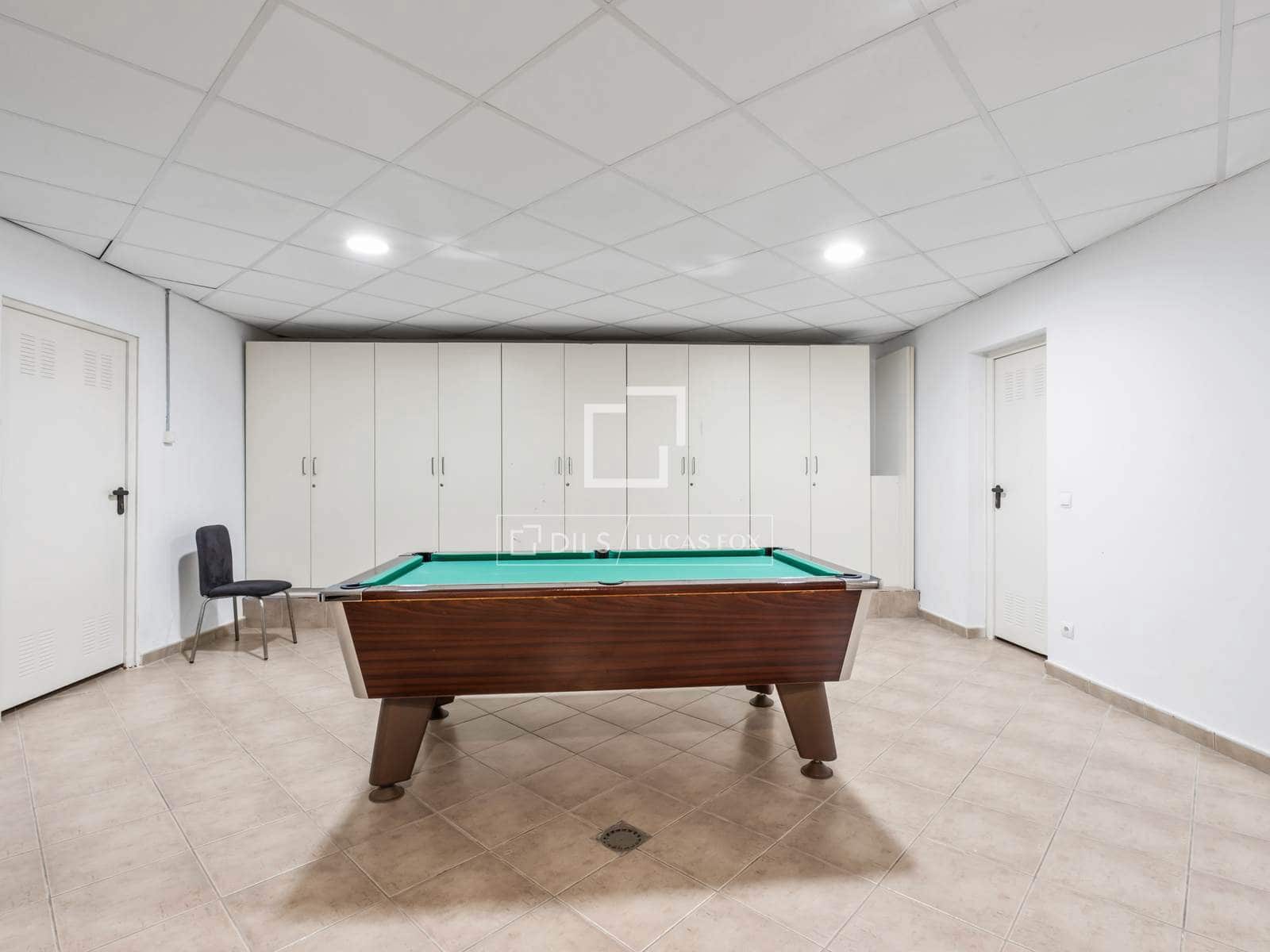 4 bedroom Villa for sale in El Campello with pool garage - € 1,985,000 (Ref: 9592064)