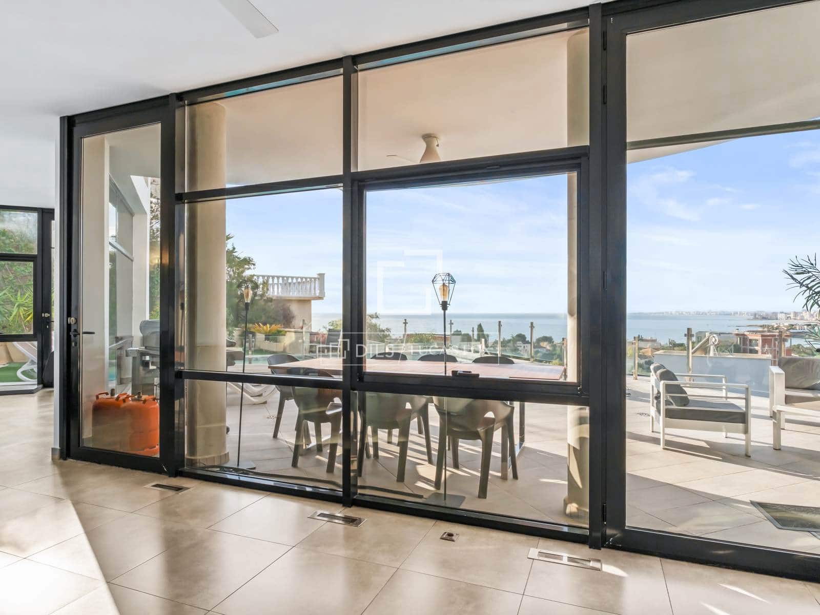 4 bedroom Villa for sale in El Campello with pool garage - € 1,985,000 (Ref: 9592064)