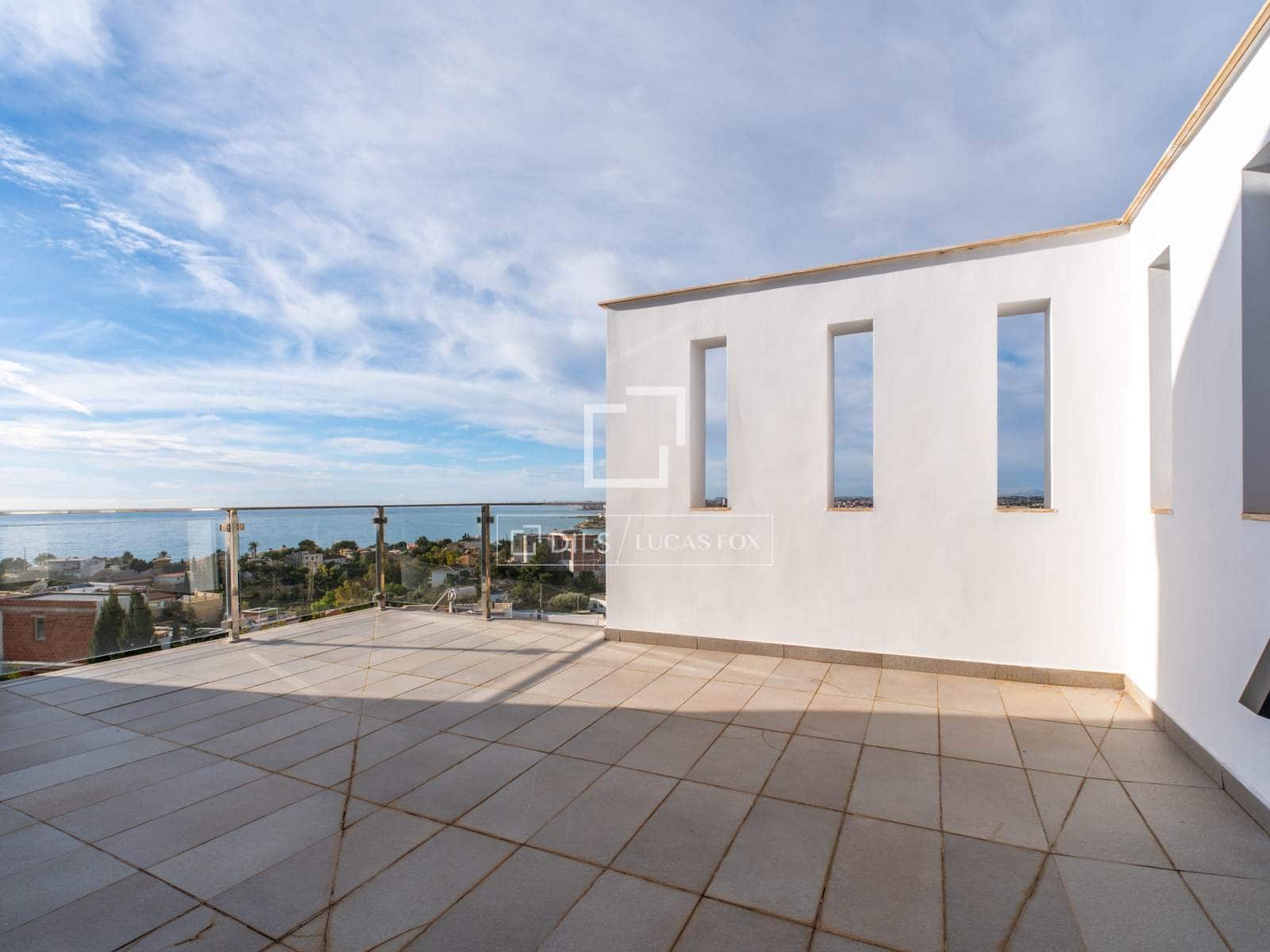 4 bedroom Villa for sale in El Campello with pool garage - € 1,985,000 (Ref: 9592064)